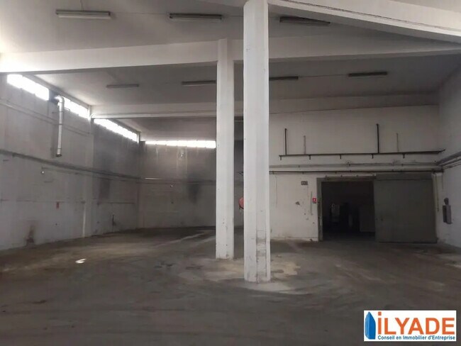 Plus de détails pour Local d'activités à louer