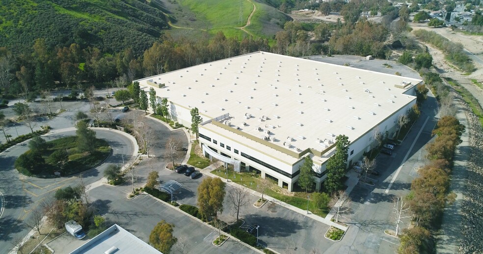 3935-3949 Heritage Oak Ct, Simi Valley, CA à louer - Photo de l’immeuble – Image 1 sur 10