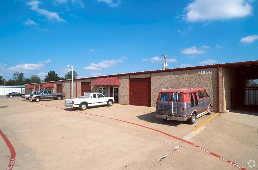 2205 W Division St, Arlington, TX à louer - Autre – Image 2 sur 9