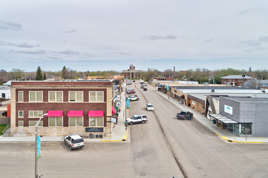11 S Main St S, Crosby, ND à vendre - Photo de l’immeuble – Image 2 sur 50