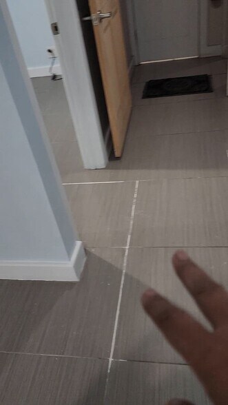 240-19 Jamaica Ave, Bellerose, NY à louer - Vidéo sur l’annonce professionnelle – Image 2 sur 9