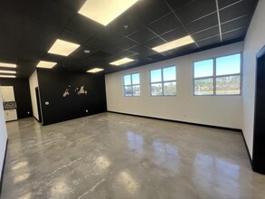 525 Woodland Square Blvd, Conroe, TX à louer Photo de l’immeuble– Image 2 sur 5