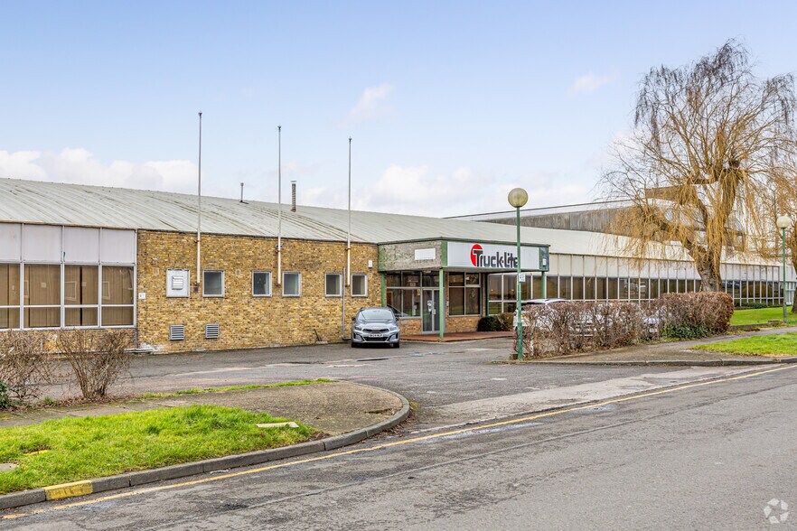 Horsecroft Rd, Harlow à vendre - Photo de l’immeuble – Image 1 sur 5