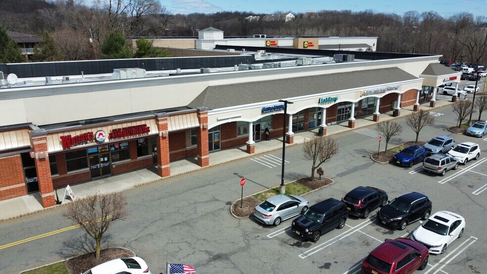 45-63 Wanaque Ave, Pompton Lakes, NJ à louer - Photo de l’immeuble – Image 3 sur 16