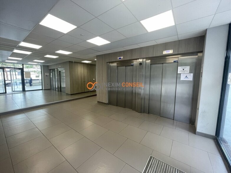 Bureau dans Argenteuil à louer - Hall d’entrée – Image 2 sur 7