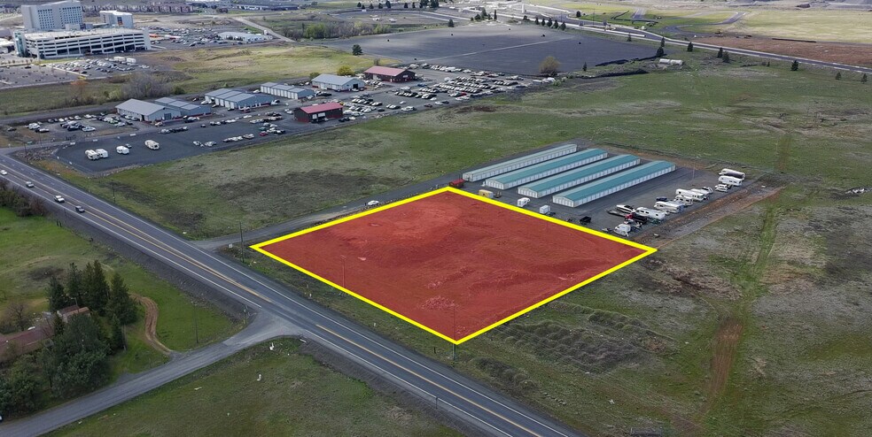 913 N Hayford Rd, Airway Heights, WA à louer - Photo de l’immeuble – Image 2 sur 5