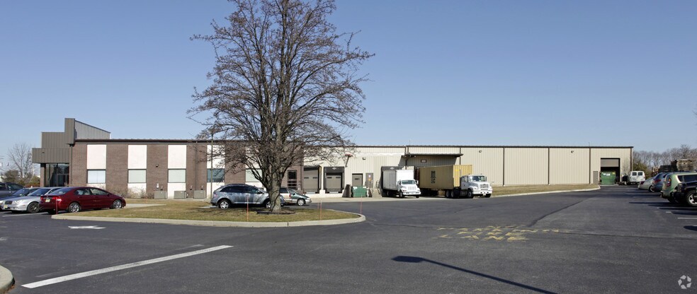 2230 Landmark Pl, Manasquan, NJ à louer - Photo de l’immeuble – Image 2 sur 9