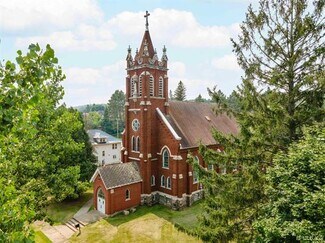 Plus de détails pour 121 N 5th Ave, Iron River, MI - Spécialisé à vendre