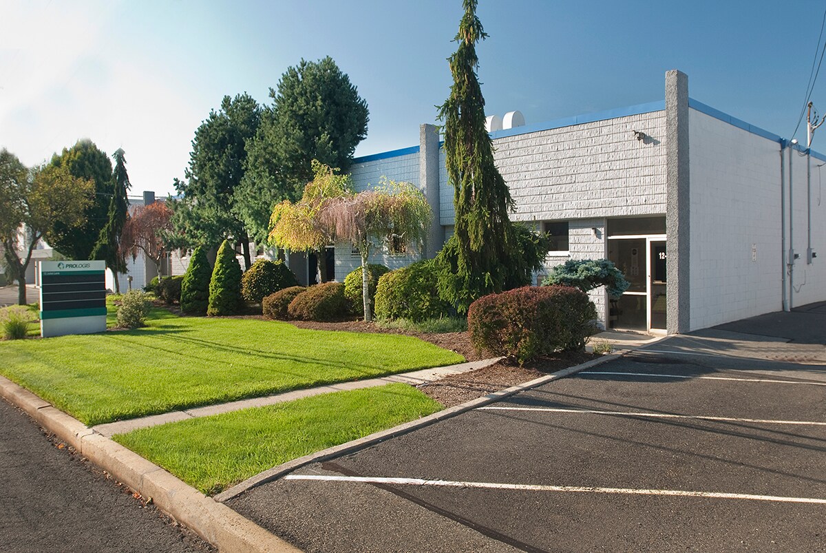 12 Jules Ln, New Brunswick, NJ à louer Photo principale– Image 1 sur 6