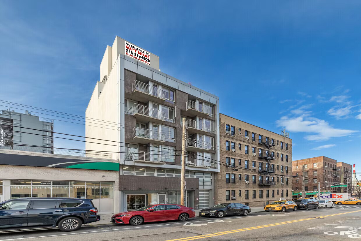 2510 38th Ave, Long Island City, NY à vendre Photo de l’immeuble– Image 1 sur 53