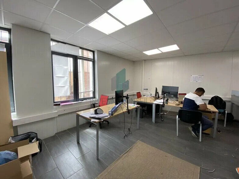 Local d’activités dans Argenteuil à louer - Photo de l’immeuble – Image 3 sur 8