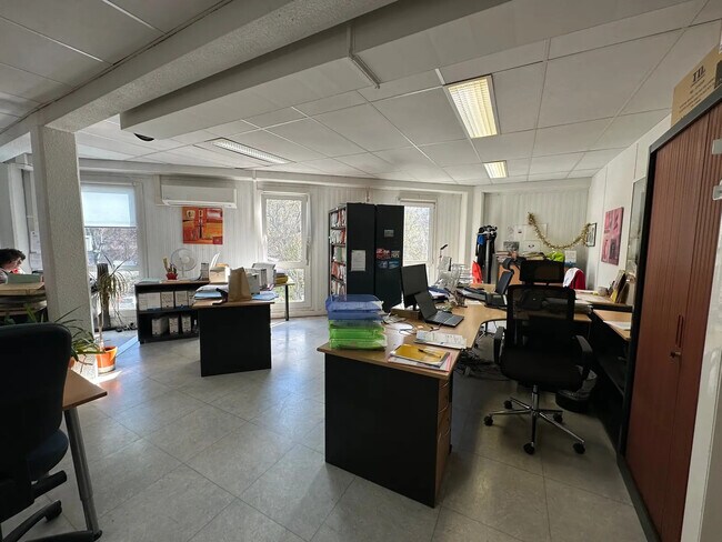 Plus de détails pour Bureau à vendre