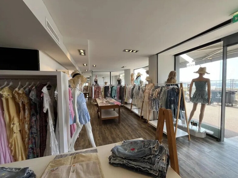 Local commercial dans JUAN-LES-PINS à louer - Photo de l’immeuble – Image 2 sur 4