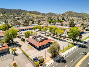 5710-5772 E Los Angeles Ave, Simi Valley, CA - VUE AÉRIENNE  vue de carte - Image1