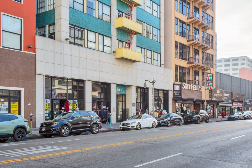 746 S Los Angeles St, Los Angeles, CA à vendre - Photo de l’immeuble – Image 3 sur 22