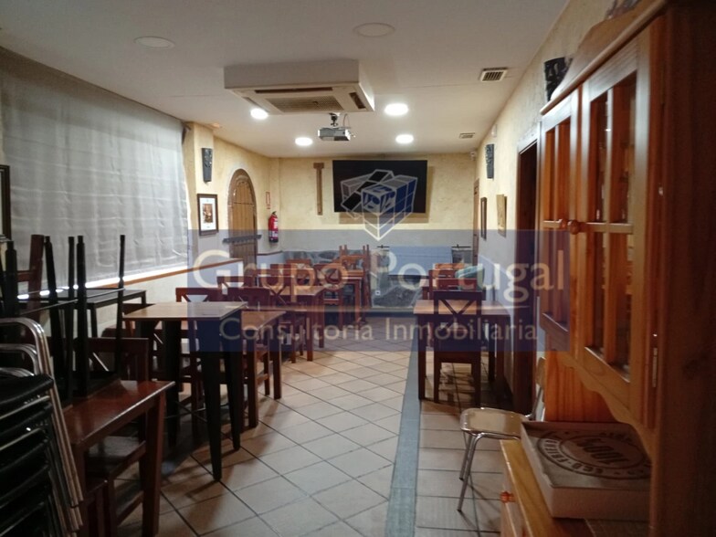 Immeuble residentiel dans Madrid, Madrid à vendre - Photo intérieure – Image 2 sur 3