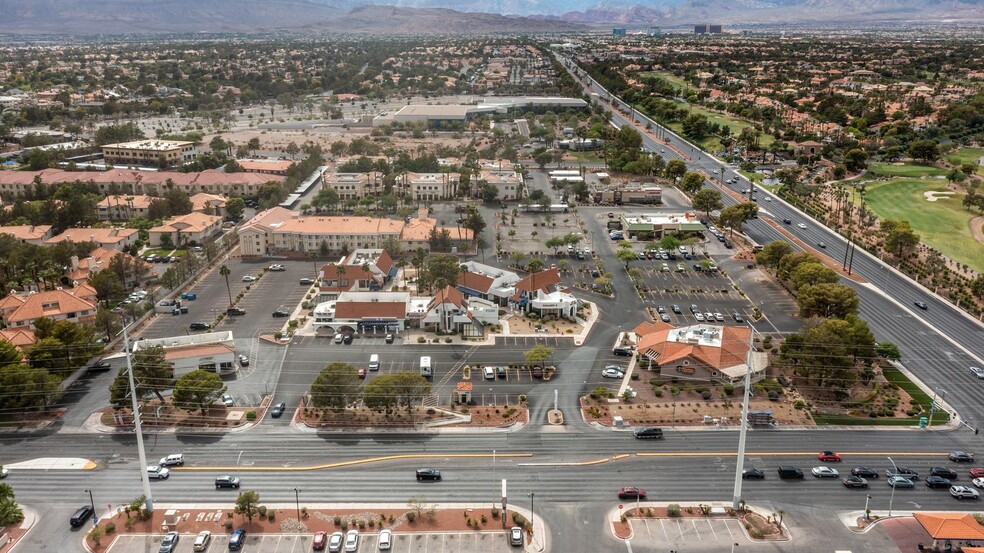 8601-8663 W Sahara Ave, Las Vegas, NV à louer - Photo de l’immeuble – Image 2 sur 13