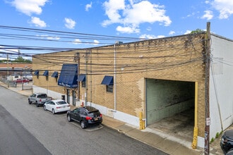 1804 Plaza Ave, New Hyde Park, NY à louer Photo intérieure– Image 1 sur 21
