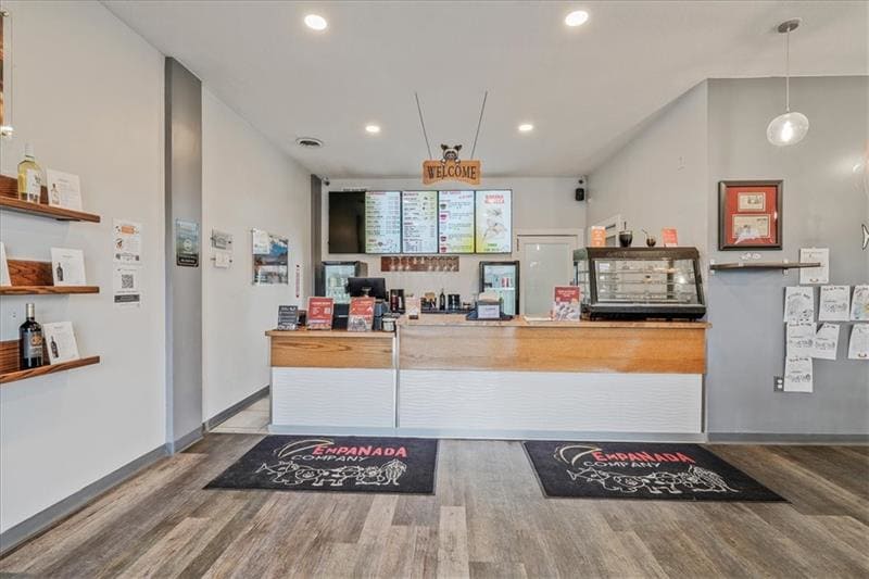 3058 Washington Pike, Bridgeville, PA à vendre - Photo intérieure – Image 2 sur 32