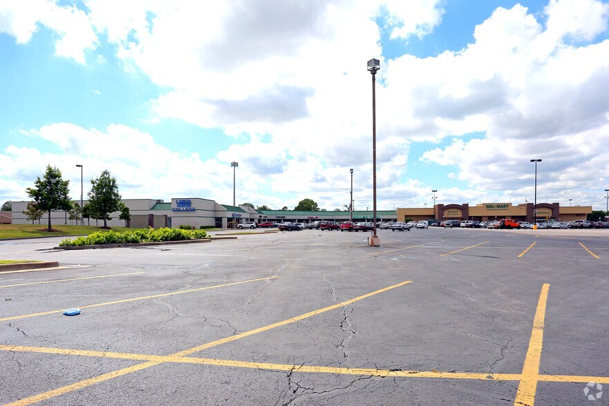 3116-3138 S Garnett Rd, Tulsa, OK à louer - Photo principale – Image 1 sur 9