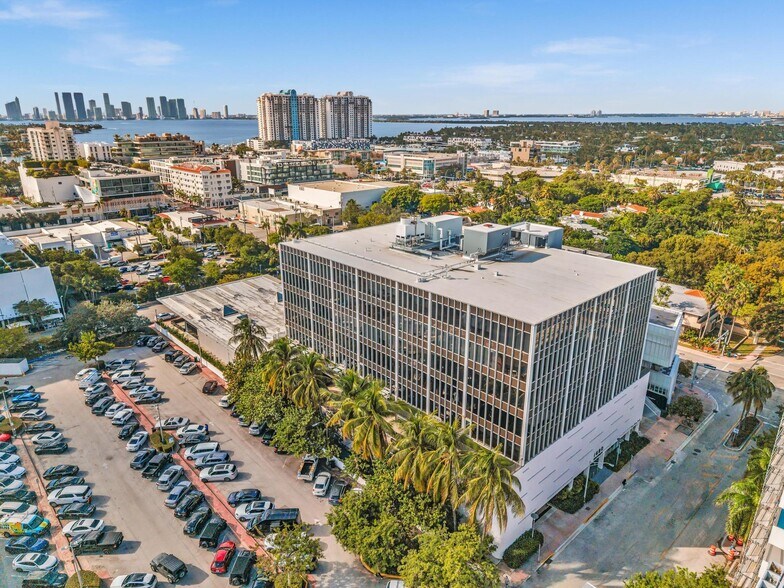 1680 Michigan Ave, Miami Beach, FL à vendre - Photo de l’immeuble – Image 1 sur 12