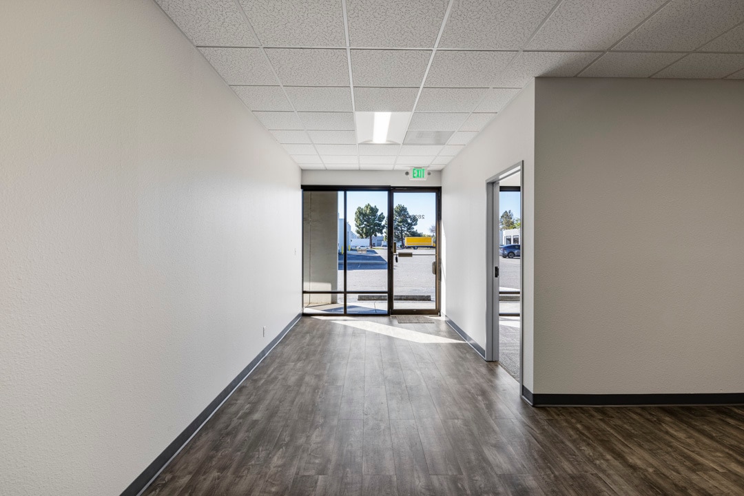 2361 Industrial Pky W, Hayward, CA à louer Photo de l’immeuble– Image 1 sur 16