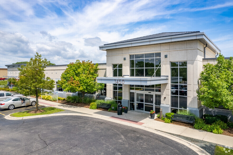 1450 Busch Pky, Buffalo Grove, IL à louer - Photo de l’immeuble – Image 3 sur 11