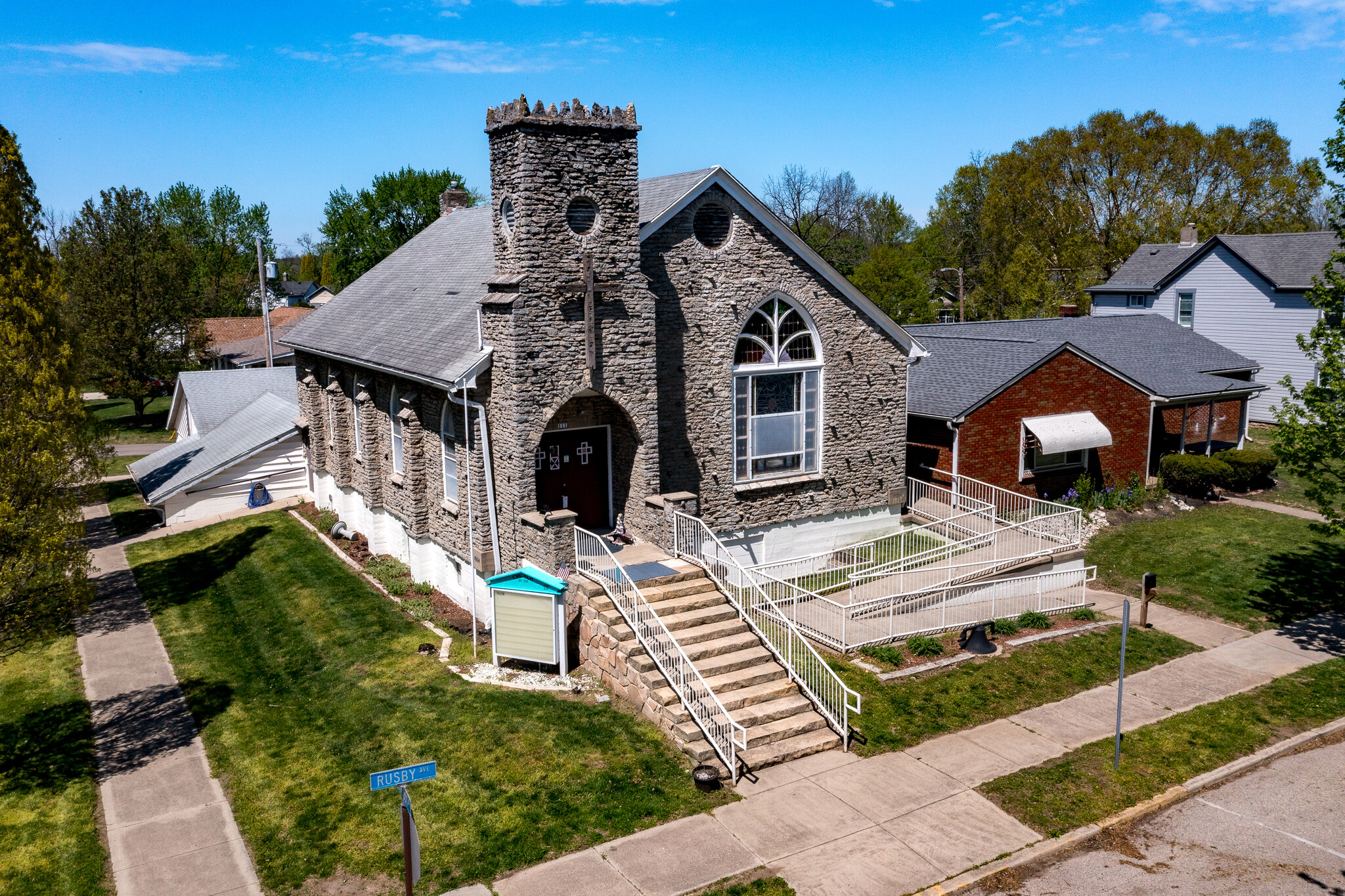 111 Rusby Ave, Dayton, OH à louer Photo de l’immeuble– Image 1 sur 43