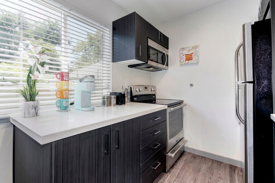 1317 F St, Sacramento, CA à vendre - Photo intérieure – Image 3 sur 18