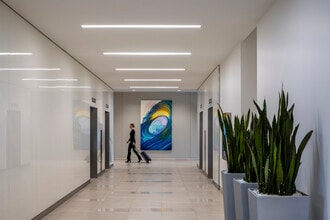 4400 MacArthur Blvd, Newport Beach, CA à louer Photo intérieure– Image 2 sur 4