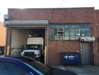 Plus de détails pour 5902 56th St, Maspeth, NY - Industriel/Logistique à louer
