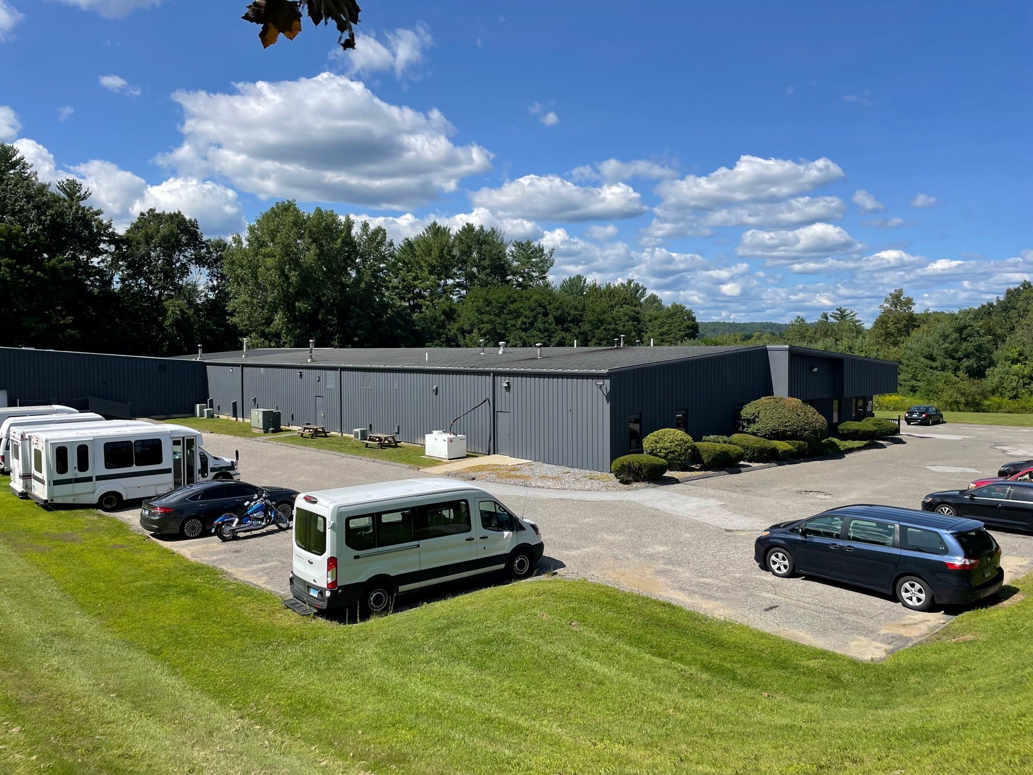 219 Industrial Ln, Torrington, CT à louer Photo principale– Image 1 sur 4