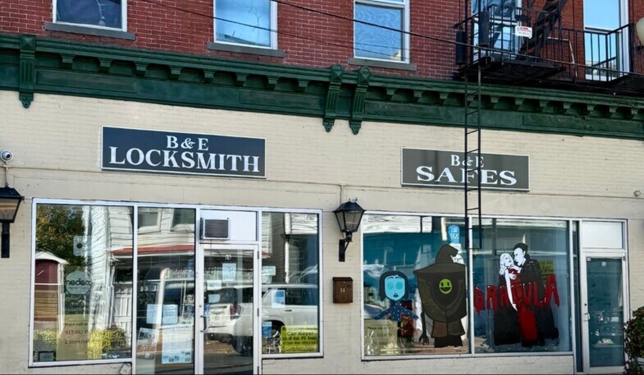 10 South St, Freehold, NJ à louer Photo principale– Image 1 sur 2