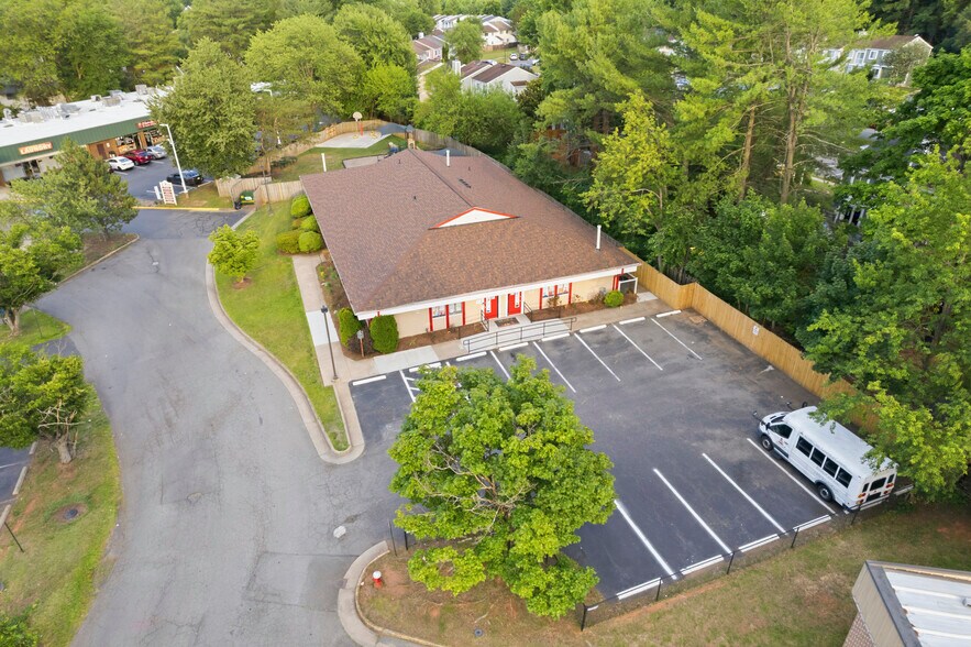 83 Sugarland Run Dr, Sterling, VA à louer - Photo de l’immeuble – Image 3 sur 51