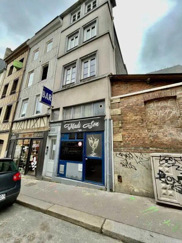 Plus de détails pour Local commercial à vendre