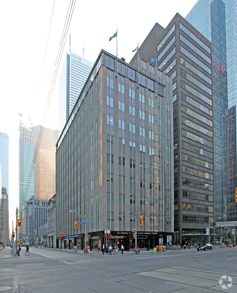 165 University Ave, Toronto, ON à louer - Photo de l’immeuble – Image 3 sur 4