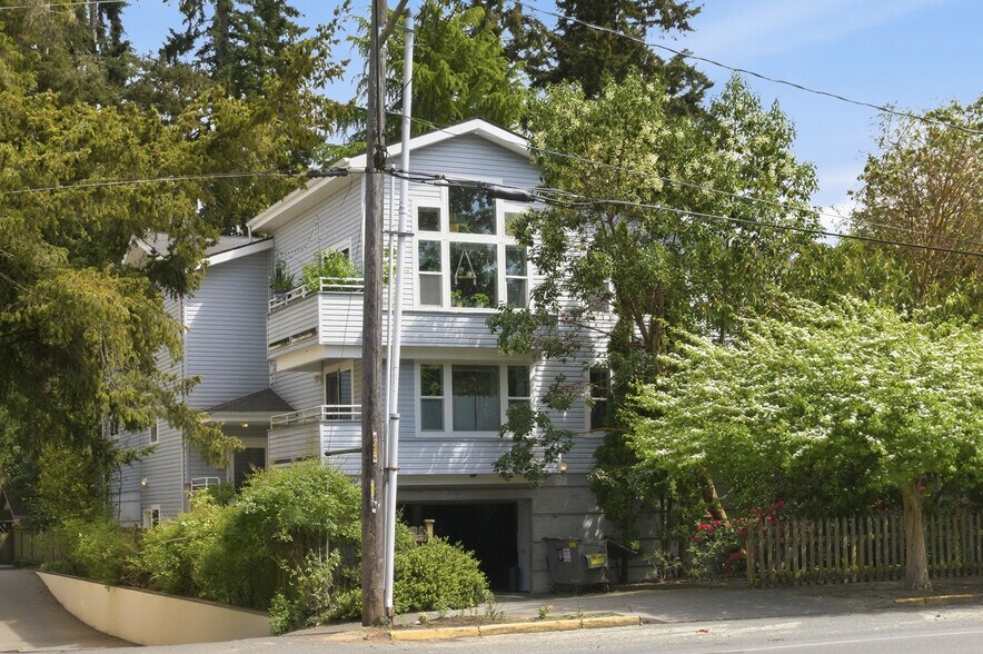 13310 Greenwood Ave N, Seattle, WA à vendre - Photo de l’immeuble – Image 3 sur 26