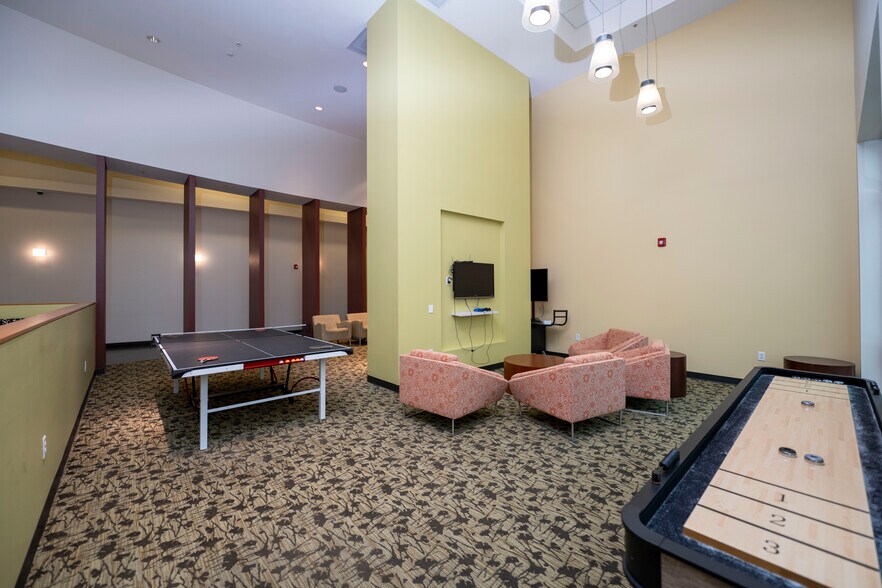 654 Richland Hills Dr, San Antonio, TX à louer - Photo intérieure – Image 3 sur 14