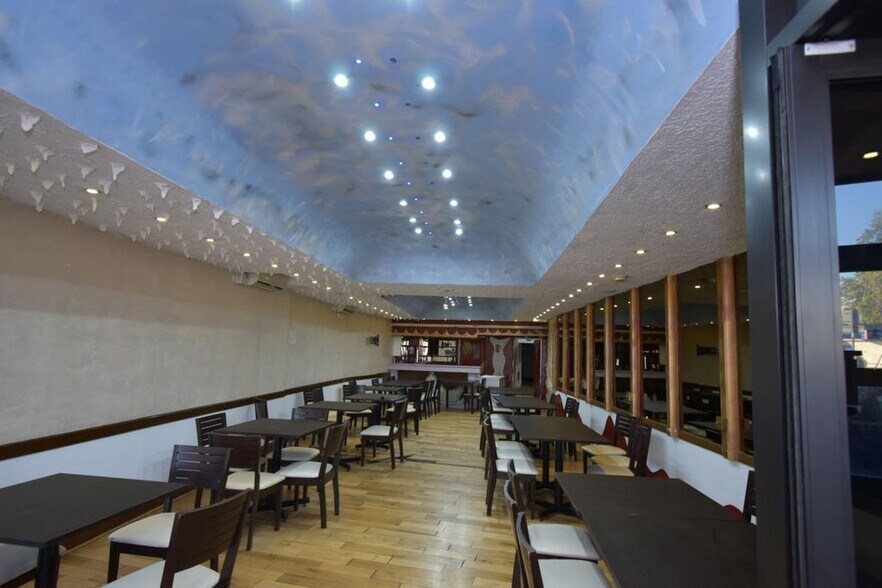 397-399 Honeypot Ln, Stanmore à vendre - Photo intérieure – Image 1 sur 8