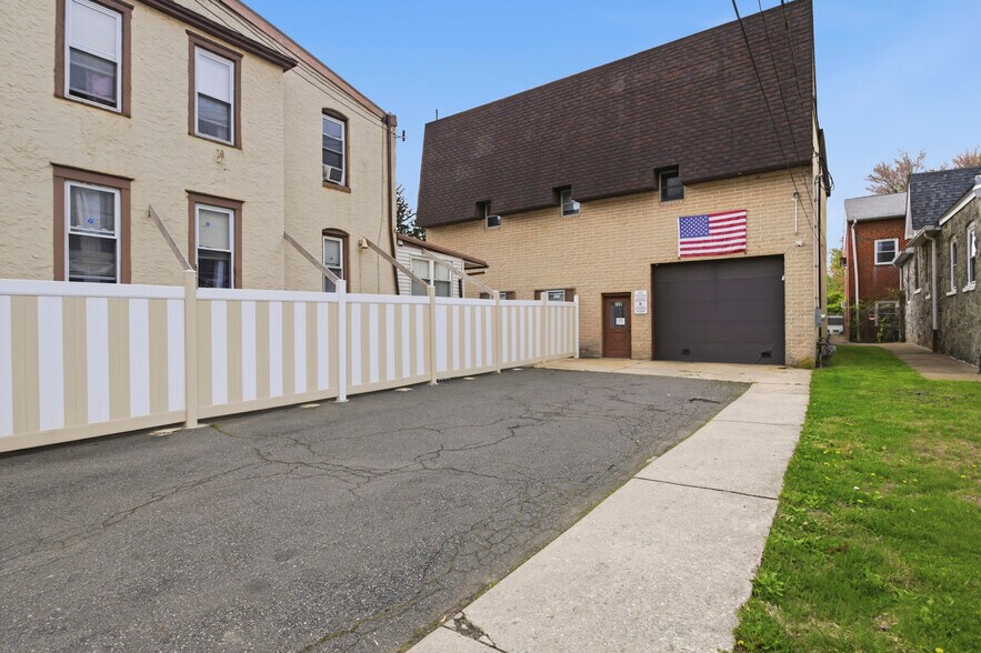 238 Clifton Ave, Collingdale, PA à vendre - Photo de l’immeuble – Image 1 sur 15