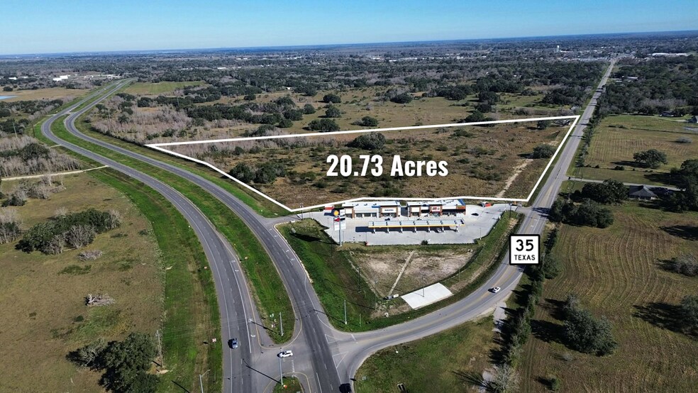 17930 -C Texas 35, West Columbia, TX à vendre - Photo principale – Image 1 sur 6