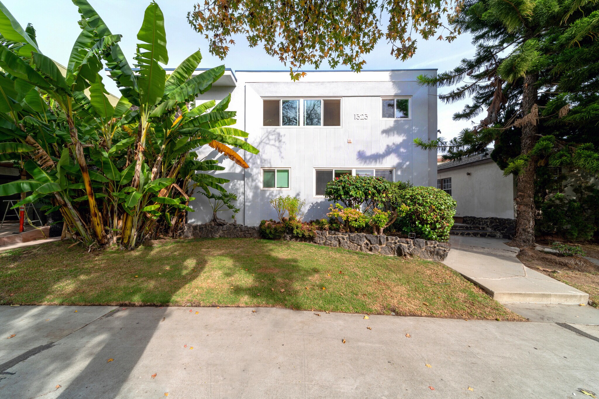 1323 11th St, Santa Monica, CA à vendre Photo de l’immeuble– Image 1 sur 20