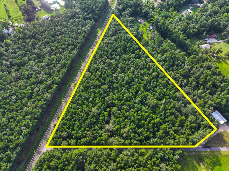 8.35 Acres - FM 787, Saratoga, TX à vendre - Photo principale – Image 1 sur 18