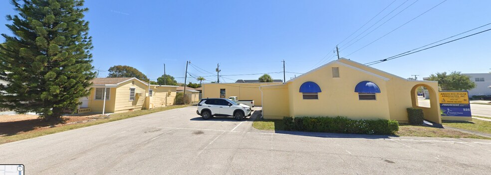 410 N Broadway, Lantana, FL à vendre - Photo de l’immeuble – Image 3 sur 5
