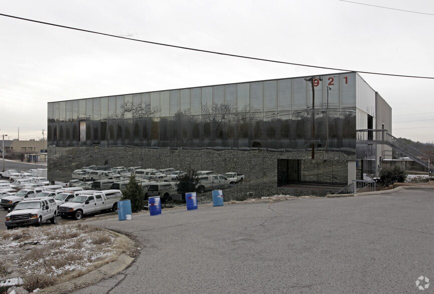 921 W Main St, Hendersonville, TN à louer - Photo de l’immeuble – Image 2 sur 2