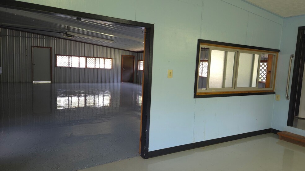 22504 Highway 105, Cleveland, TX à louer - Photo intérieure – Image 3 sur 5