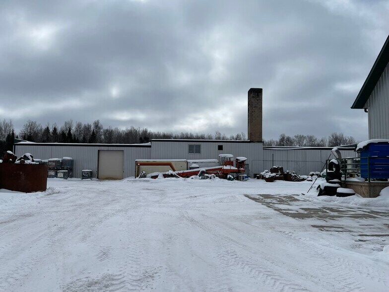 100 Axle Dr, Caspian, MI à vendre - Photo de l’immeuble – Image 3 sur 19