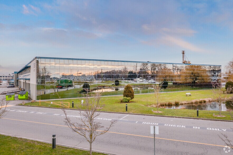 7510-7530 Hopcott Rd, Delta, BC à louer - Photo de l’immeuble – Image 3 sur 5