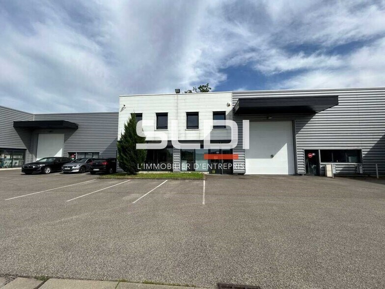 Local d’activités dans Neuville-sur-Saône à louer - Photo de l’immeuble – Image 1 sur 22