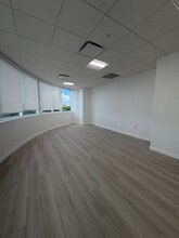 500 N Dixie Hwy, Hallandale Beach, FL à louer Photo intérieure– Image 1 sur 3